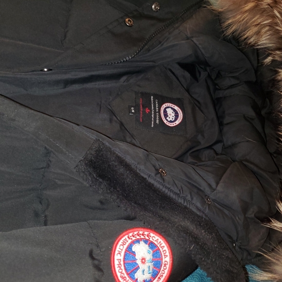 Women's Canada Goose Parka coat - Picture 5 of 13
